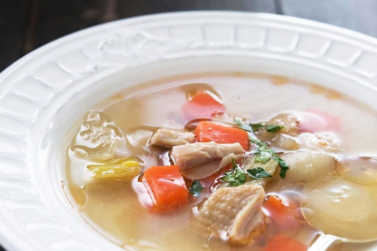 Fragrant chicken stock soup